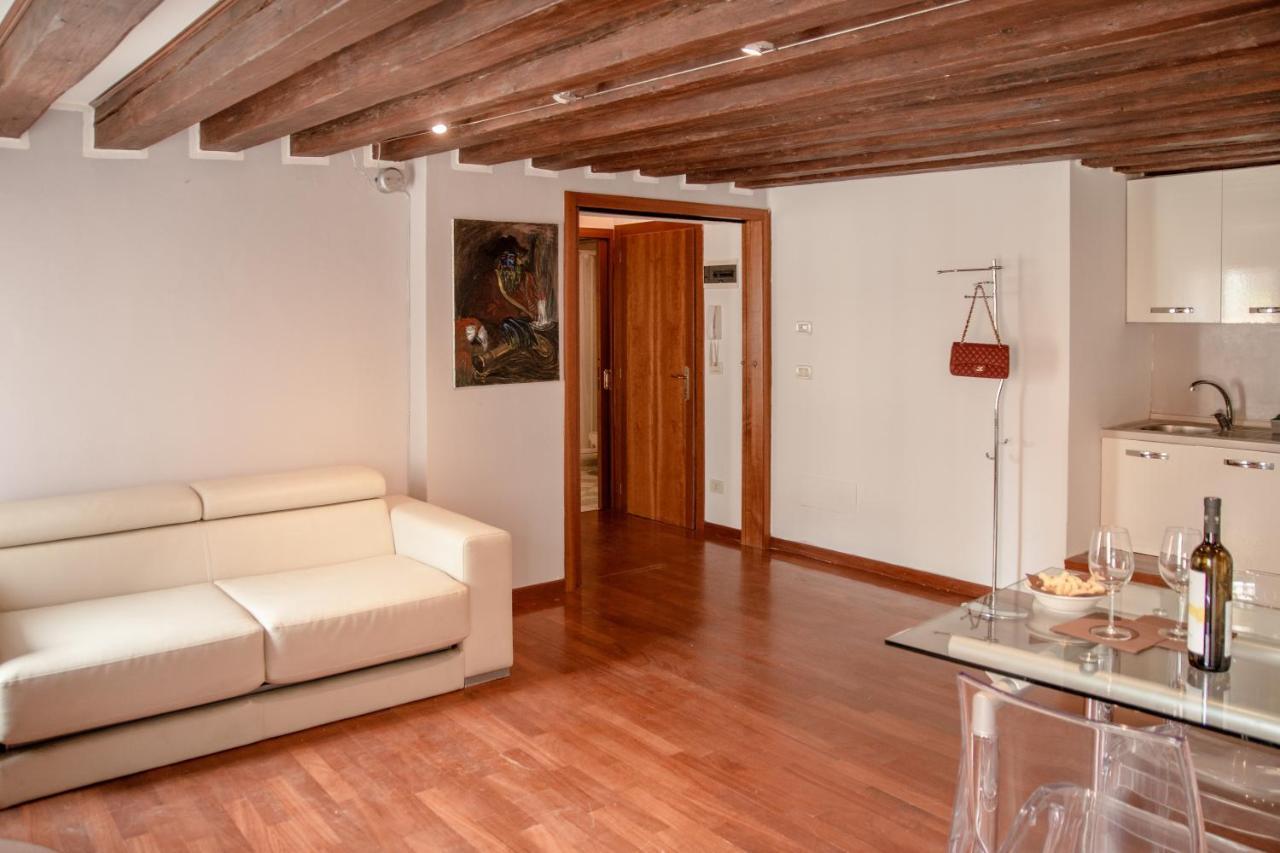Appartamenti Superior In Via Garibaldi By Bricola Apartments Veneţia Exterior foto